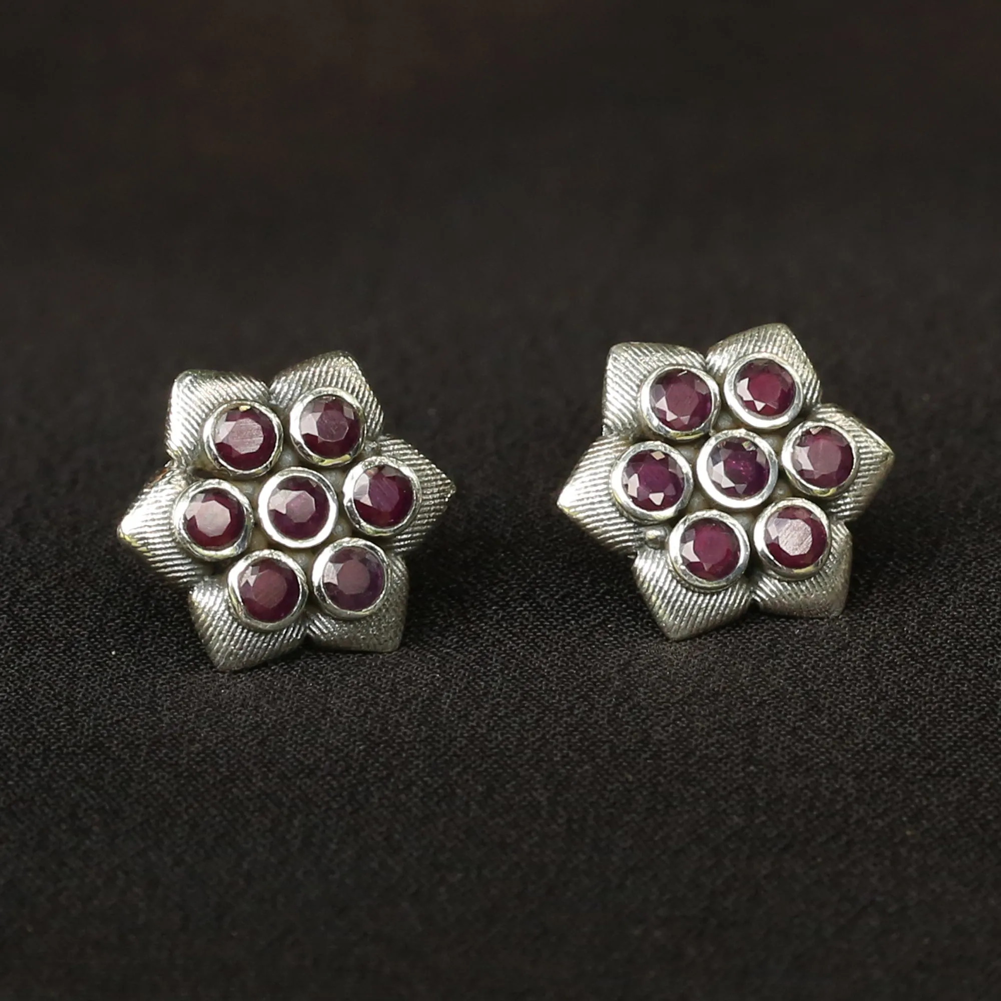 925 Silver Antique Look Hexagonal Ruby Red Stud