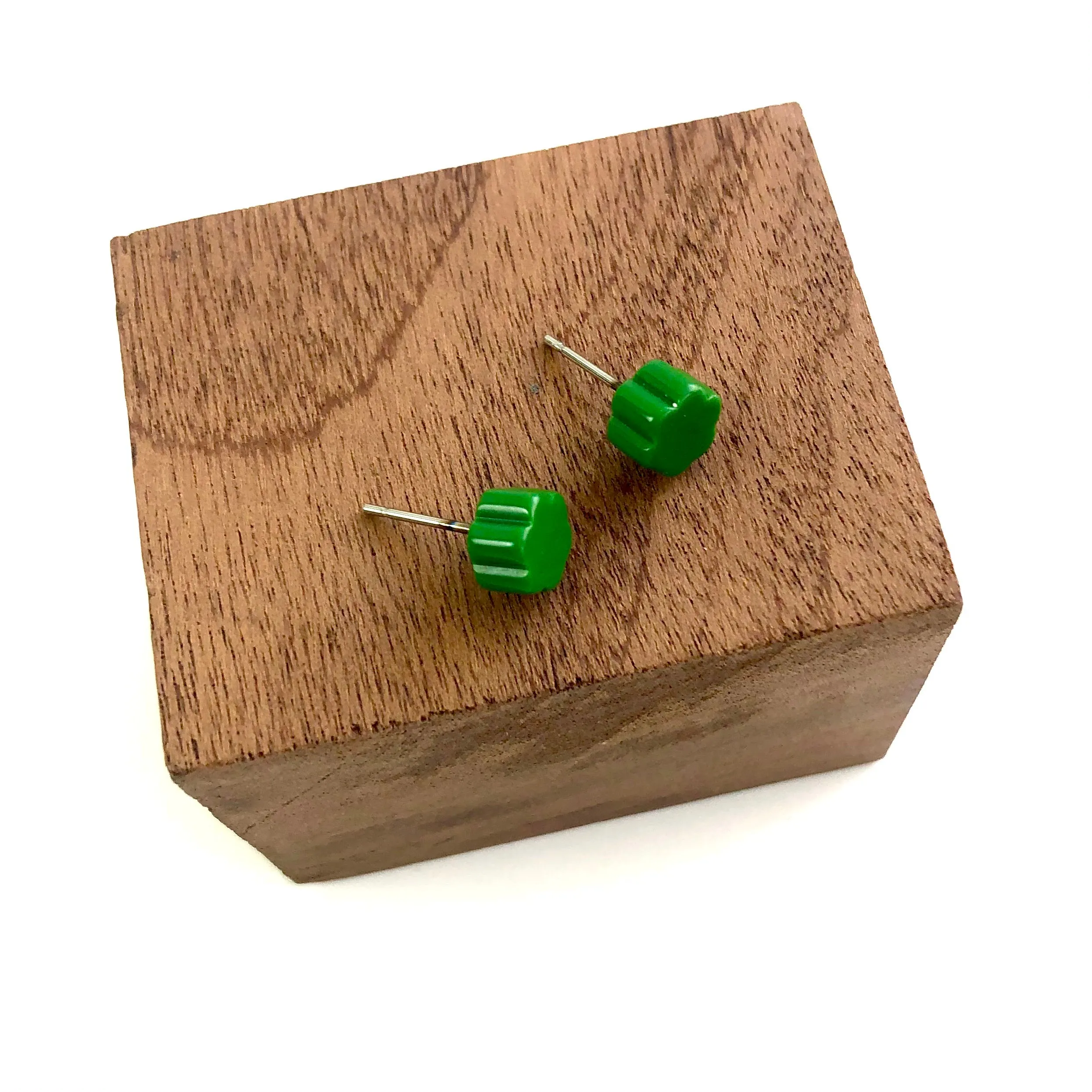 Apple Green Deco Daisy Studs