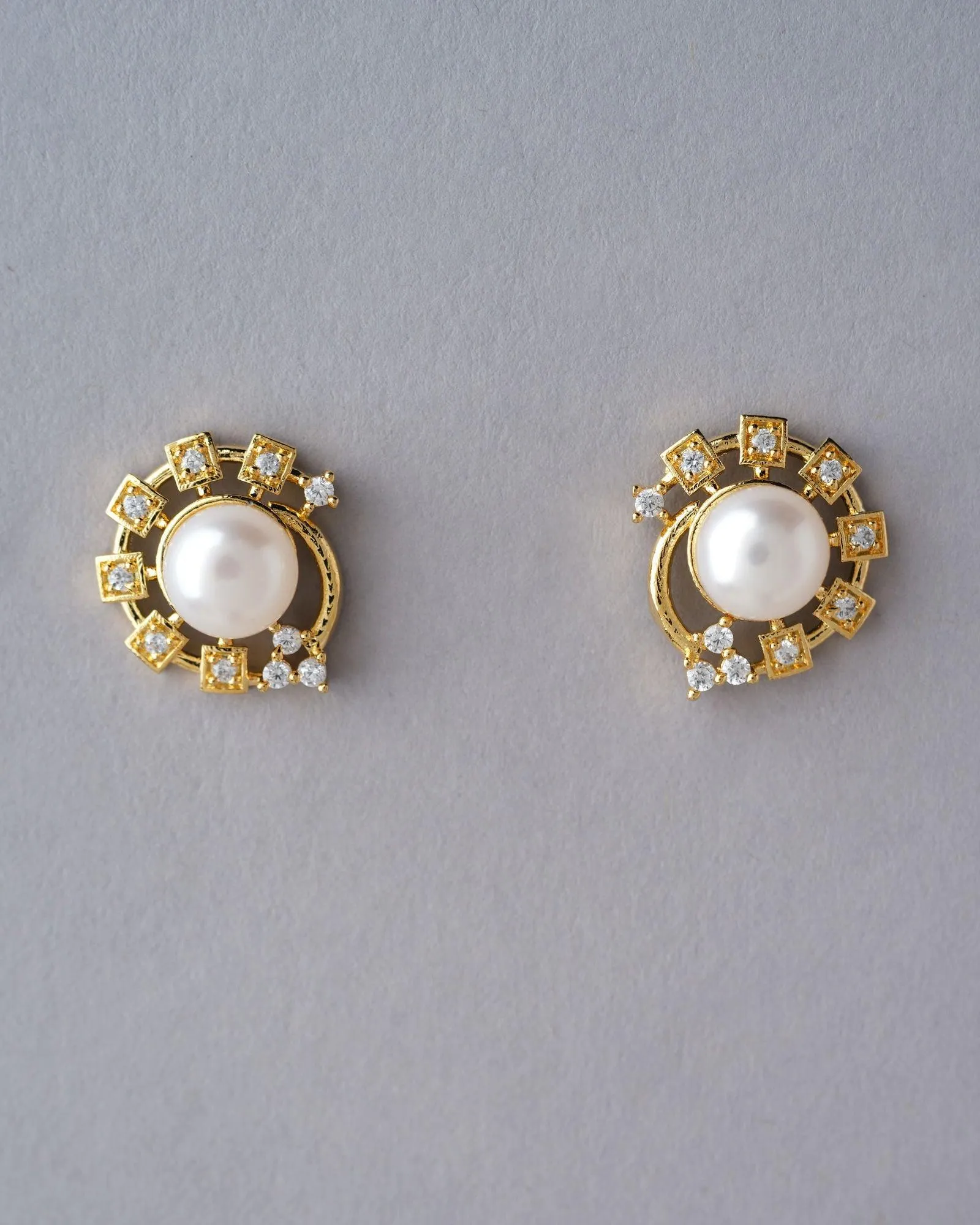 Delicate Stud Pearl Earring