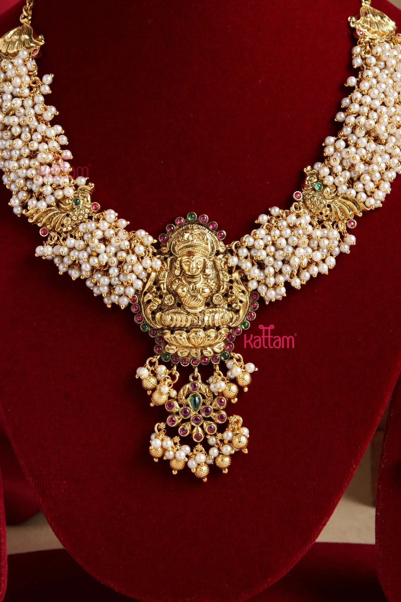 Goddess Peacock Cluster Pearl Necklace