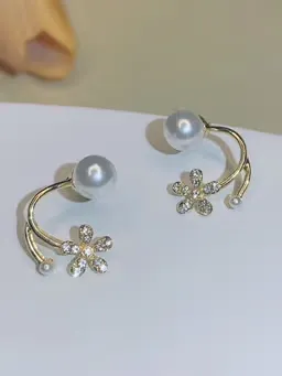 Korean Floral Pearl Stud Earrings - Beautifully Crafted Adornments