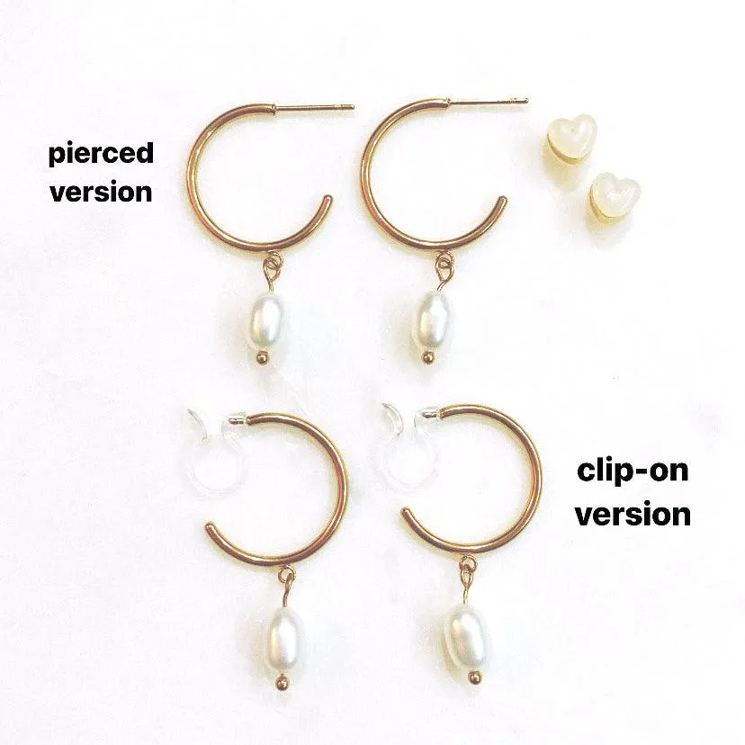 PEARL DANGLE SMALL HOOP EARRINGS IN GOLD