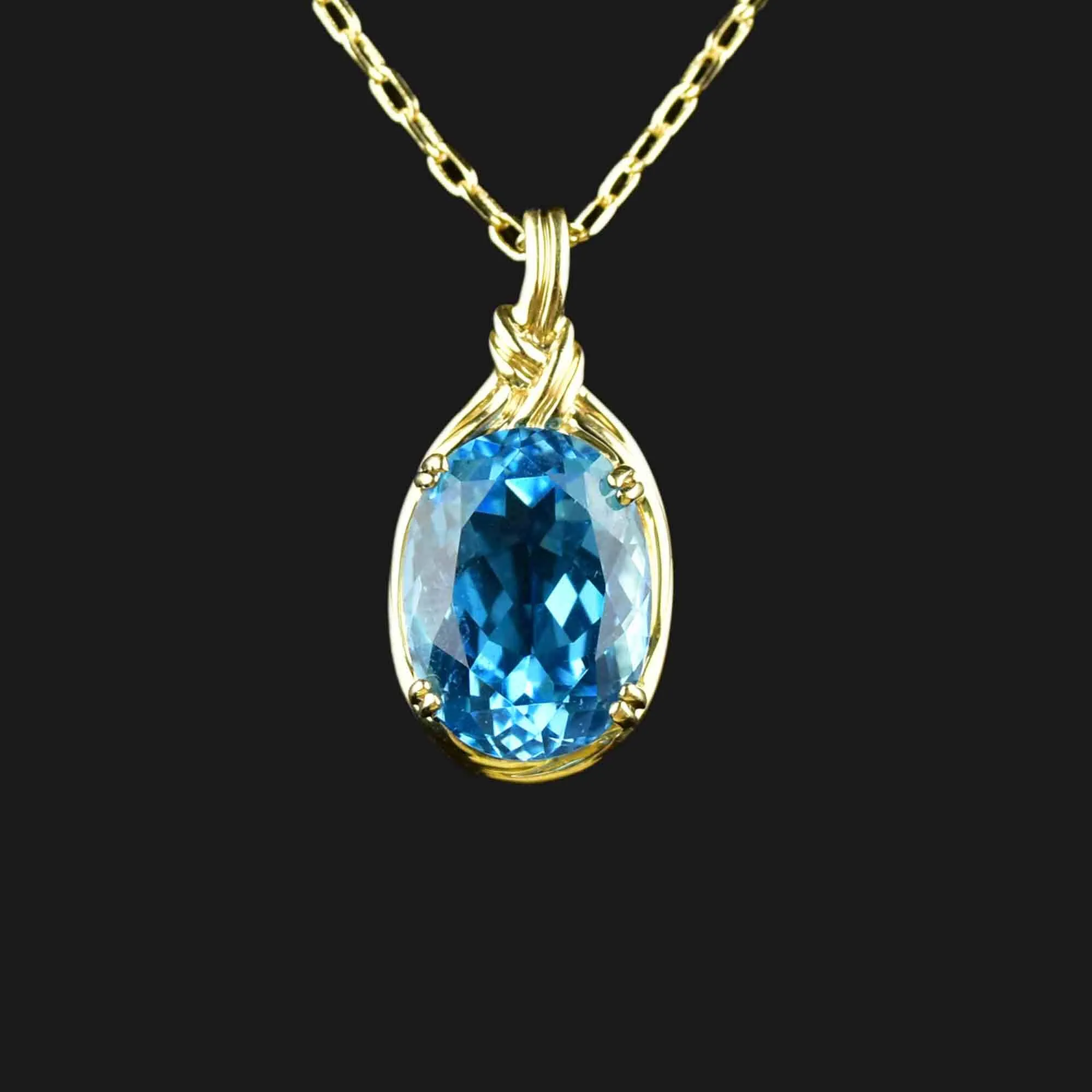 Vintage 10K Gold Knot Blue Topaz Pendant Necklace