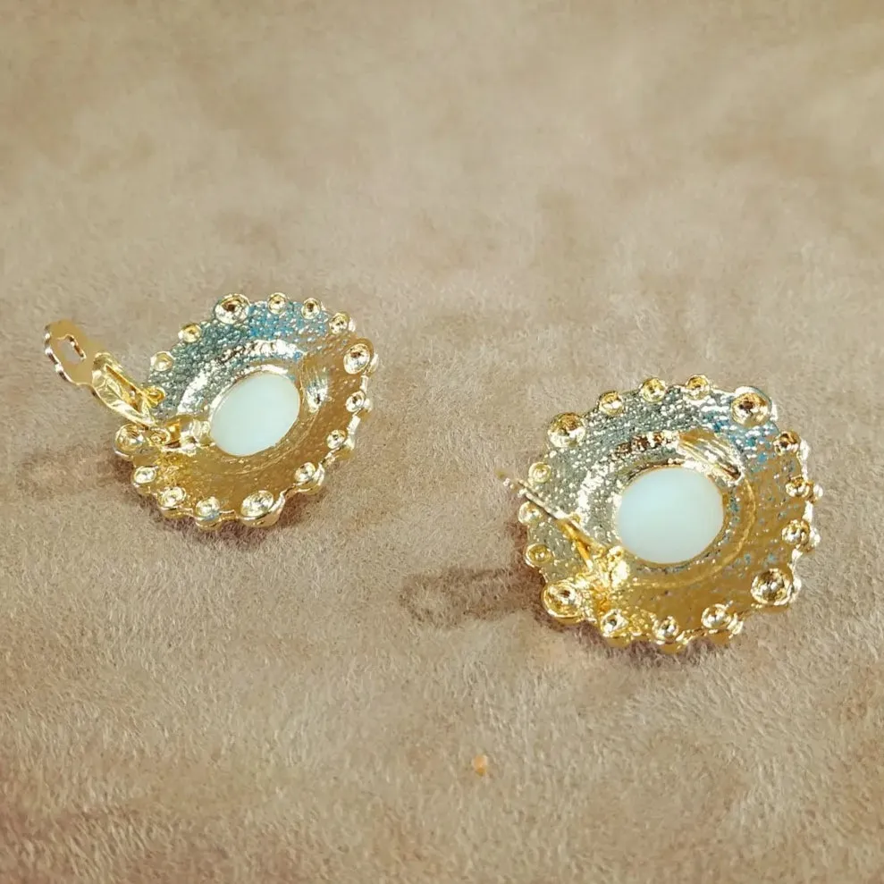 Vintage Gold Round Pearl Earrings Clip On