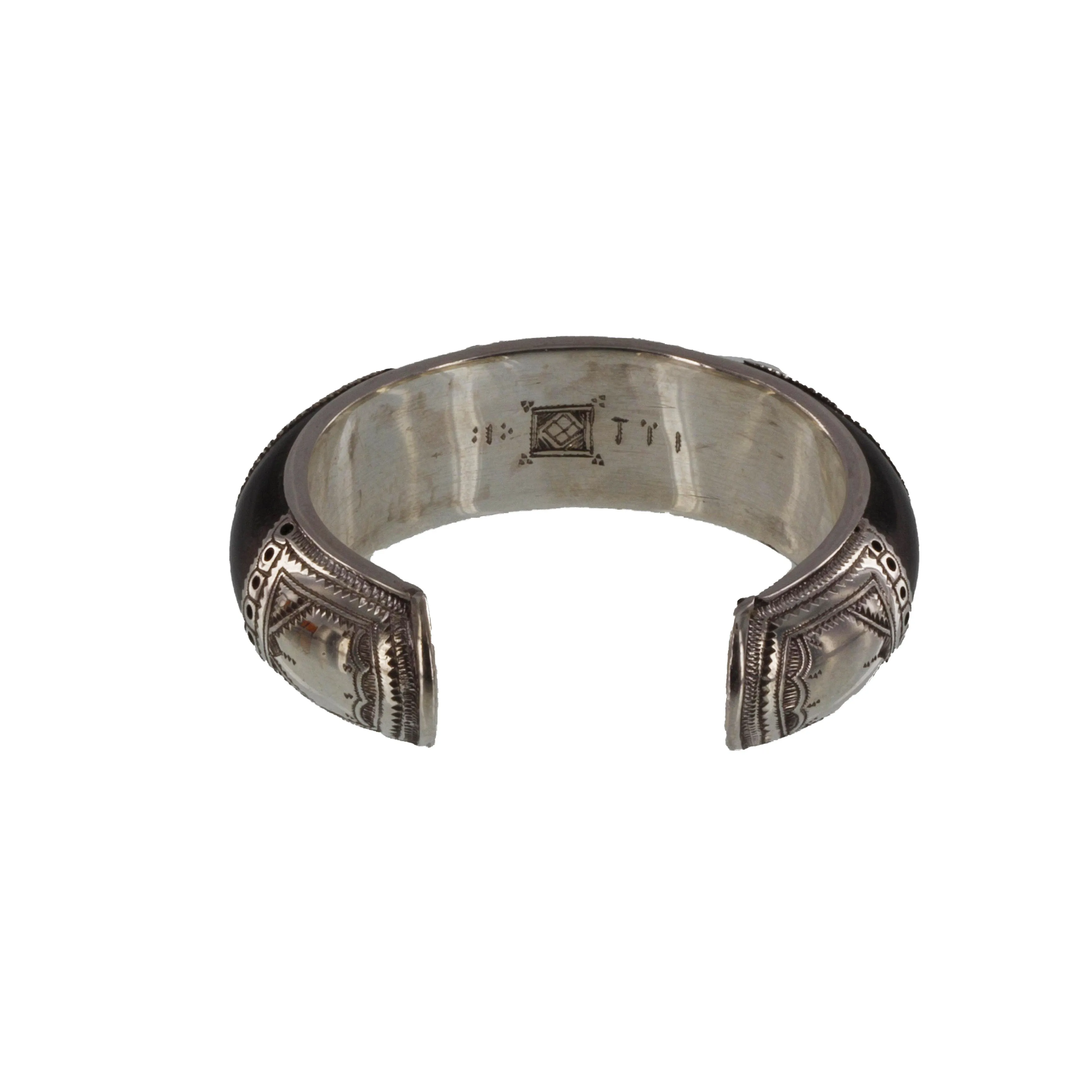 ZIRI||Ebony & Silver Wide Cuff Bracelet, Finely Detailed Etching